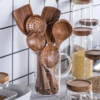 Handskuren teakwood-matlagning