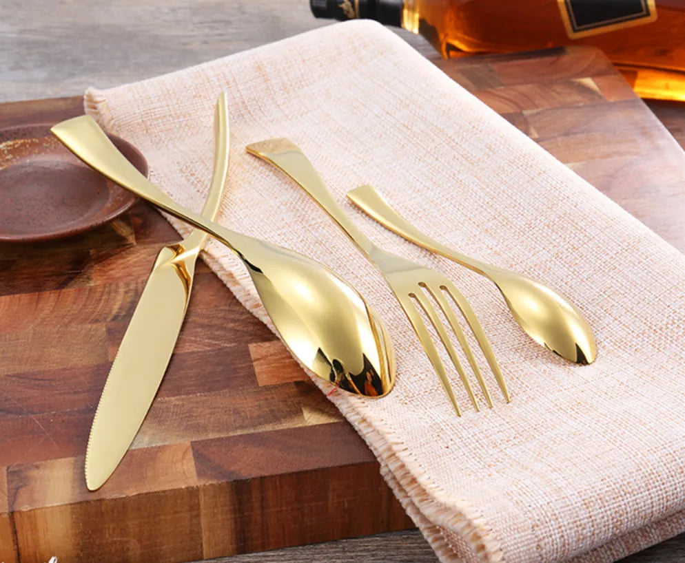 The Monarch Flatware Set